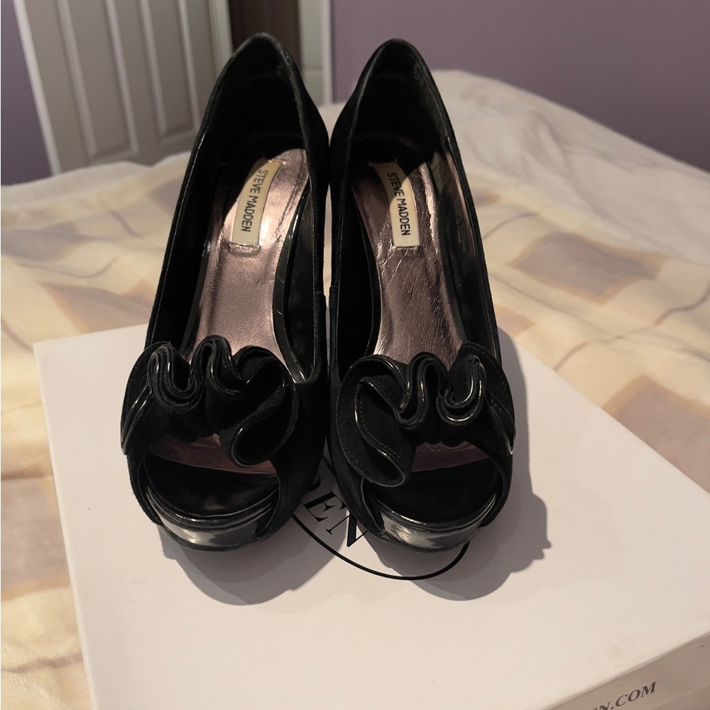 Steve Madden Black Peep-Toe Heels